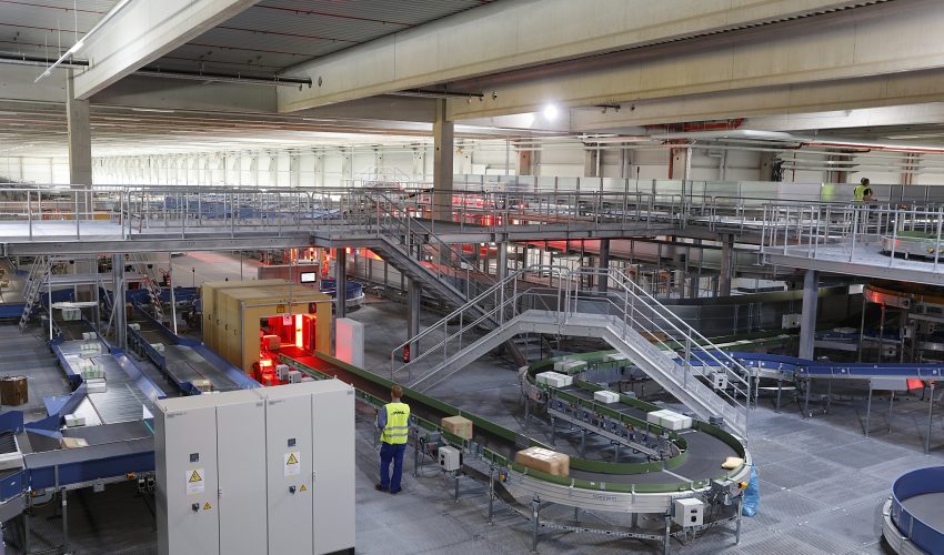 branche_logistik Obertshausen, 06-2016
Paketzentrum XXL, 63179 Obertshausen
Deutsche Post DHL
(c) Deutsche Post DHL/Bernd Georg